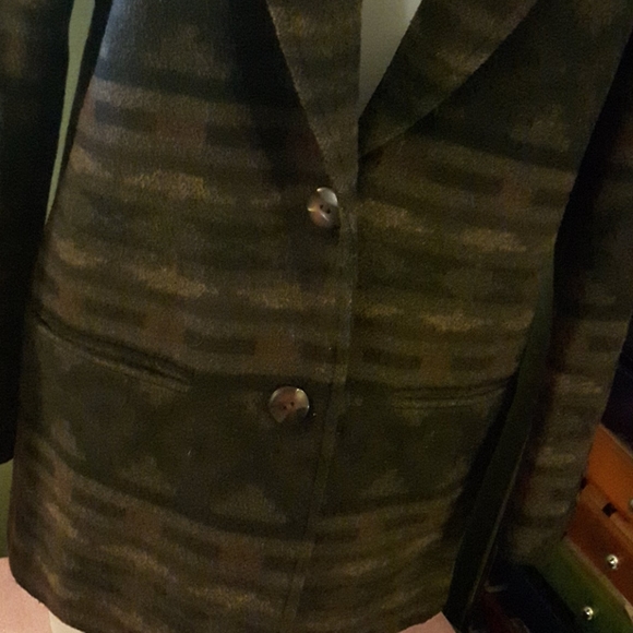 Size 5 Emblem wool blend two button up Blazer - Picture 6 of 14